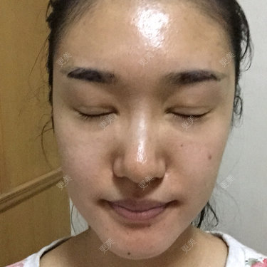楿里奈