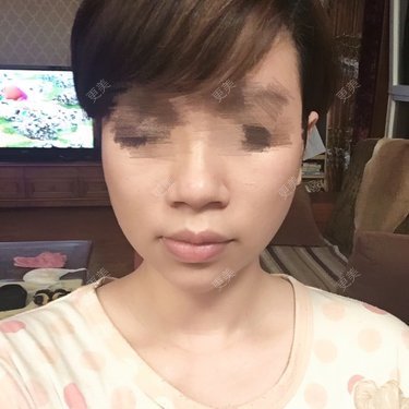 不想睡觉的豆豆