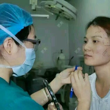 黄丽华 医生