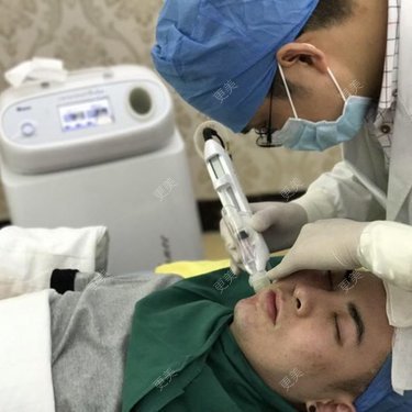 帅哥“淇叔”