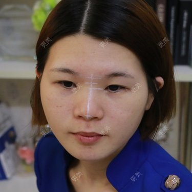 邻家小姐姐