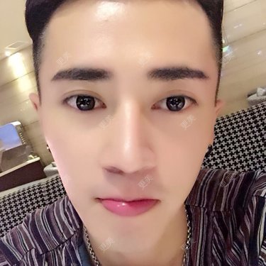 明明。