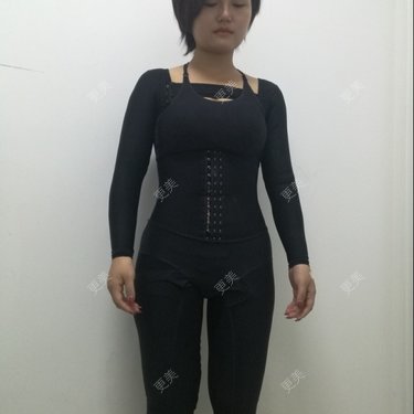 宛若霓裳