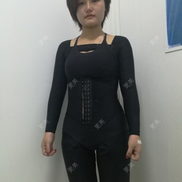 宛若霓裳