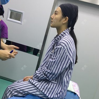 更美用户aAcYh82bLr