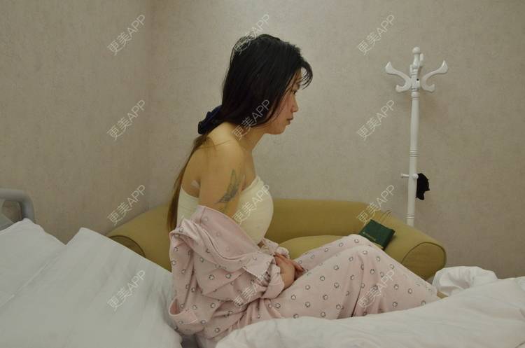 毛爷爷是我男神emm的假体隆胸日记