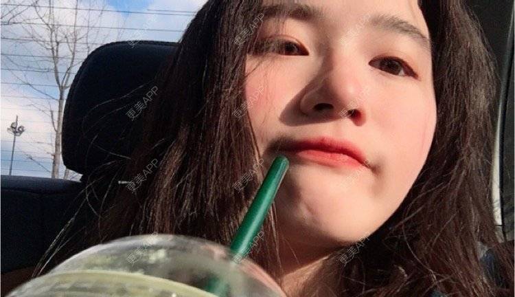 小山初代的瘦脸日记