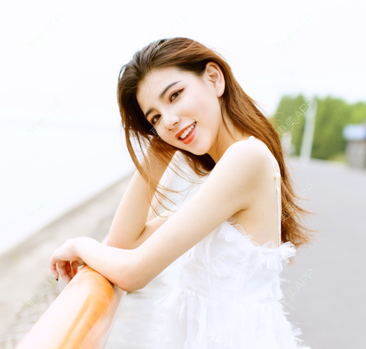 更美用户zUq93Y3tVI的激光祛黑眼圈