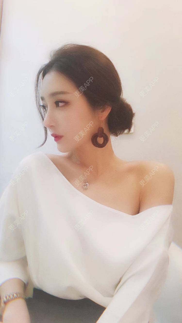 更美 - 莹莹D緈諨的鼻部多项经验 | 视频日记 | 鼻部多项 | 膨体隆鼻 | 广州 | 肋软骨隆鼻 | 驼峰鼻矫正 | 鼻形态修复