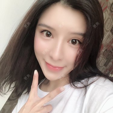 罗莉 医生