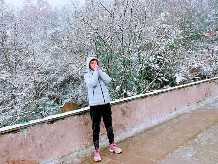 更美 - 九 五.的全切双眼皮经验 | 更美研究所 | 注射美白 | 水光项目 | 全切双眼皮 | 内切去眼袋 | 自体脂肪填充泪沟 | 视频日记