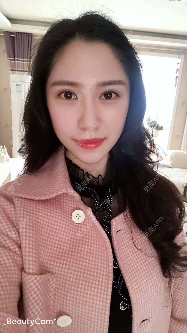 更美 - 枫叶上的小灰猫的膨体垫下巴经验 | 上海 | 视频日记 | 膨体垫下巴