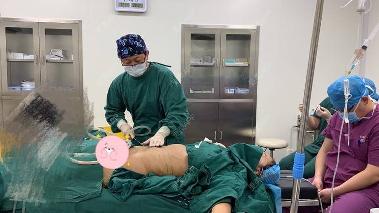 自体脂肪丰臀手术_诺言是最后_术后15天__更美整形