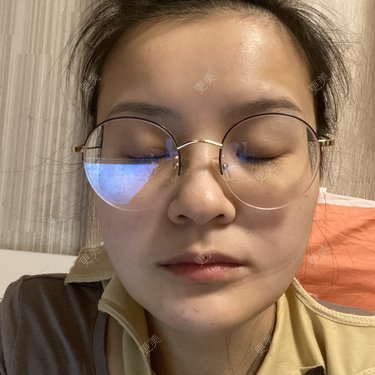 一白遮三丑丑丑