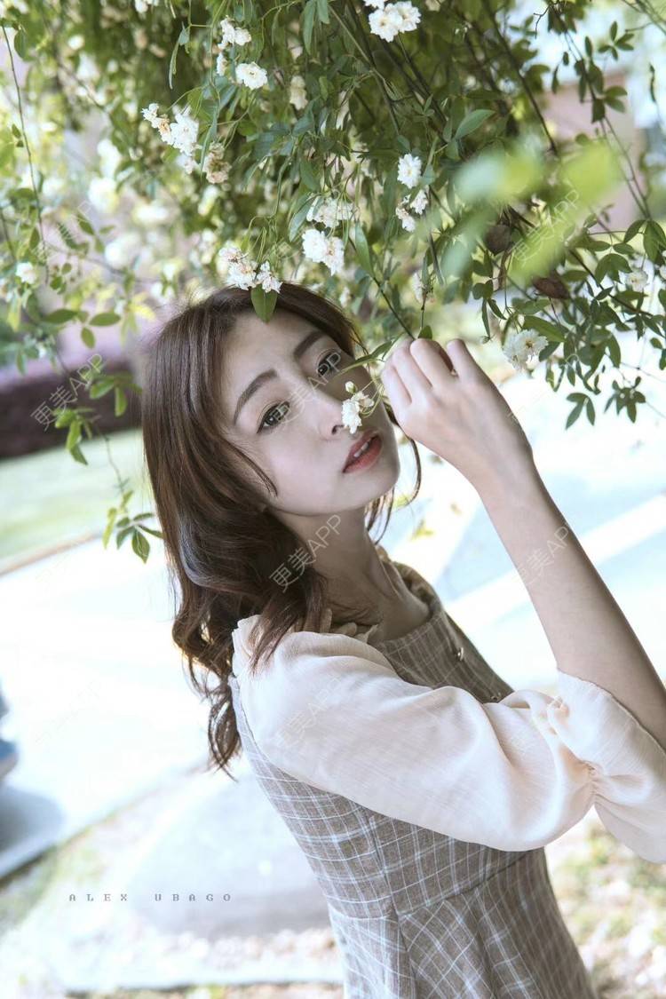 更美 - 更美用户PCeRKxunmA的膨体垫下巴经验 | 上海 | 视频日记 | 膨体垫下巴