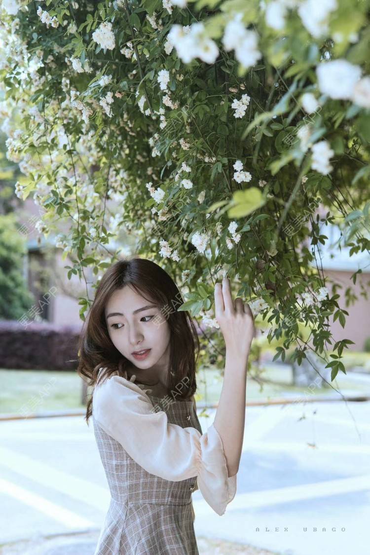 更美 - 更美用户PCeRKxunmA的膨体垫下巴经验 | 上海 | 视频日记 | 膨体垫下巴