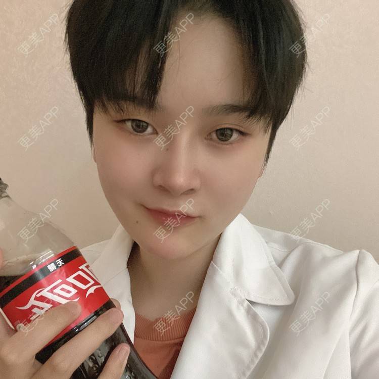 更美 - 全酷开区的下巴经验 | 硅胶垫下巴 | 膨体垫下巴 | 宽下巴矫正 | 人工骨垫下巴 | 胶原蛋白丰下巴 | 手术缩鼻头 | 自体软骨垫鼻尖 | 鼻小柱延长 | 耳软骨隆鼻