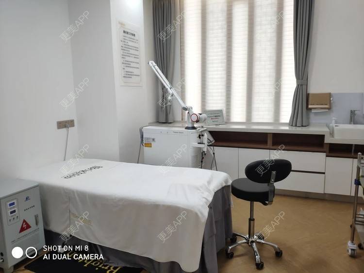 更美 - 更美用户zDDYkFNzsr的激光淡化黑眼圈经验 | 激光淡化黑眼圈 | 西安