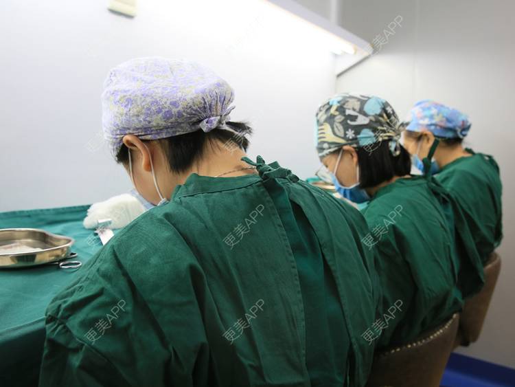 更美 - 更美用户P8KrUHueYa的植发际线经验 | 北京 | 植发际线 | 毛发移植