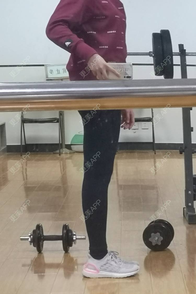 这两天白天没有穿塑身裤,感觉大腿后侧很明显少了很多肉,侧面现在看很