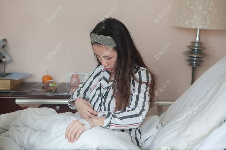 更美 - 橘子洲的汽水的假体隆胸经验 | 广州 | 视频日记 | 假体隆胸